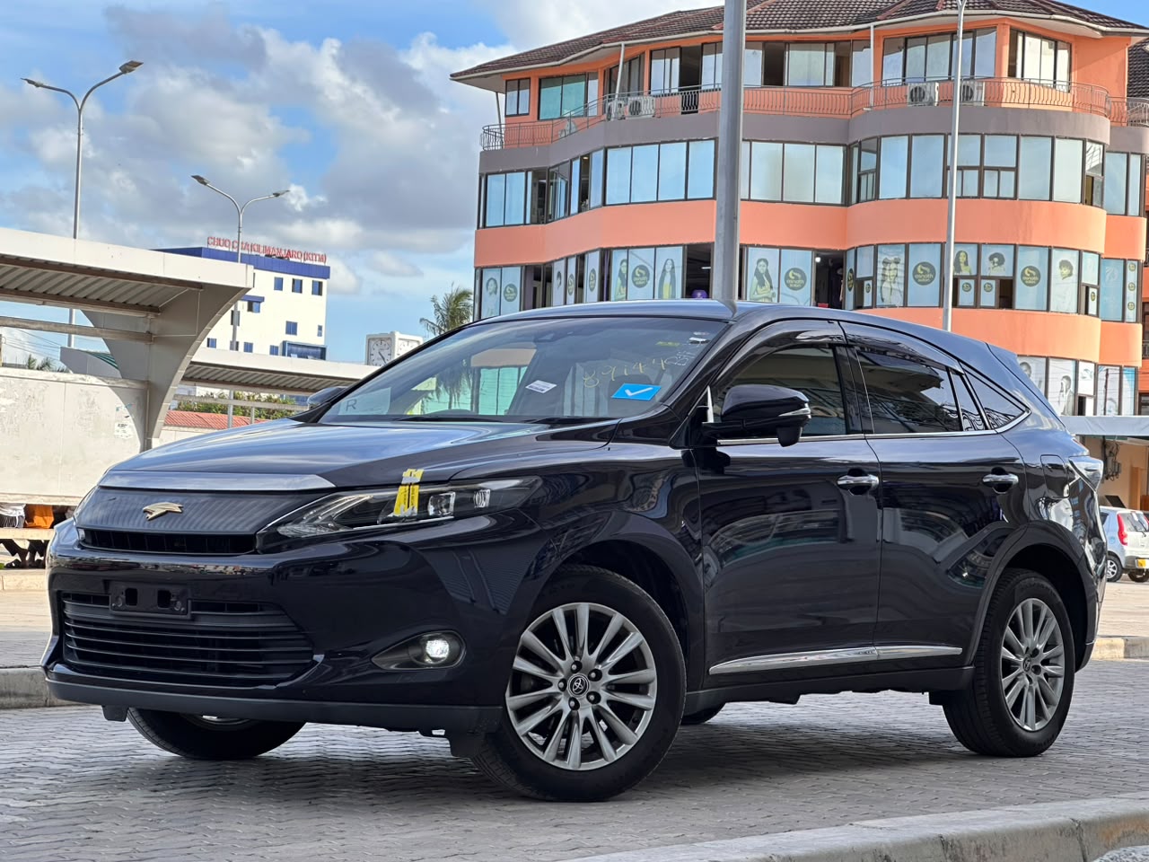 Toyota Harrier Anaconda thumbnail 3